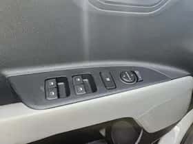 Kia Stonic (2020) thumbnail 45