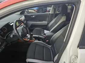 Kia Stonic (2020) thumbnail 6