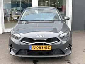 Kia Ceed (2023) thumbnail 4