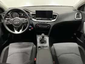 Kia Ceed (2023) thumbnail 9