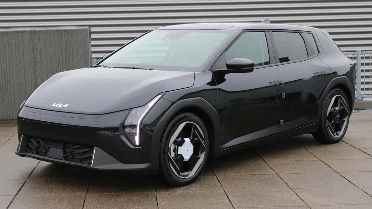 Kia EV4 (2026) — foto 1