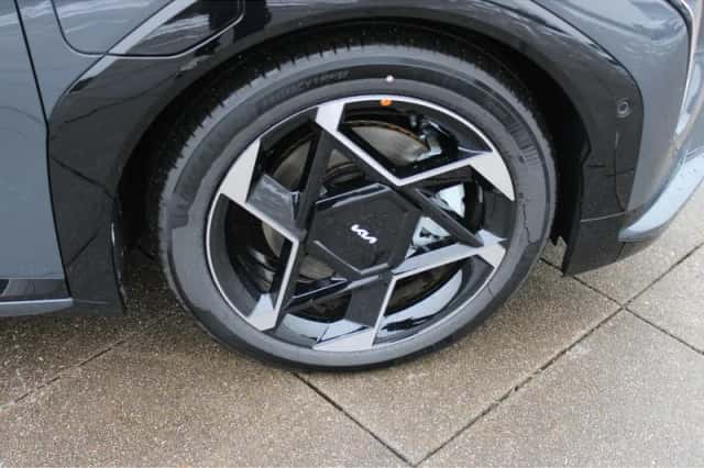 Kia EV4 (2025) thumbnail 9