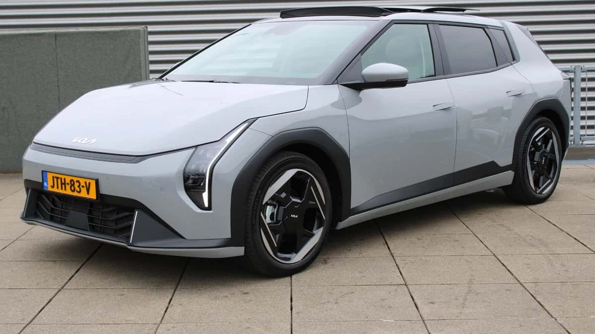 Kia EV4 (2026) — foto 1