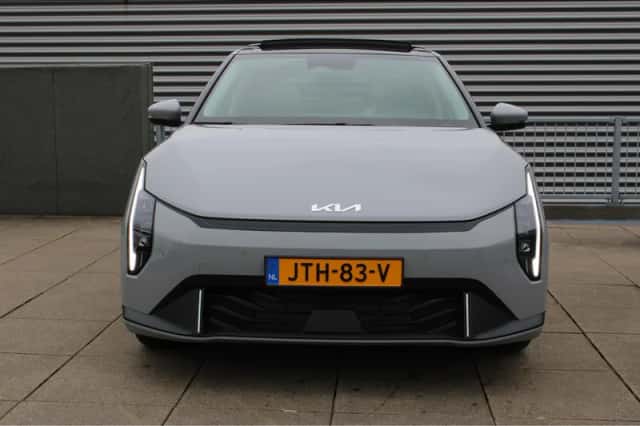 Kia EV4 (2026) thumbnail 3