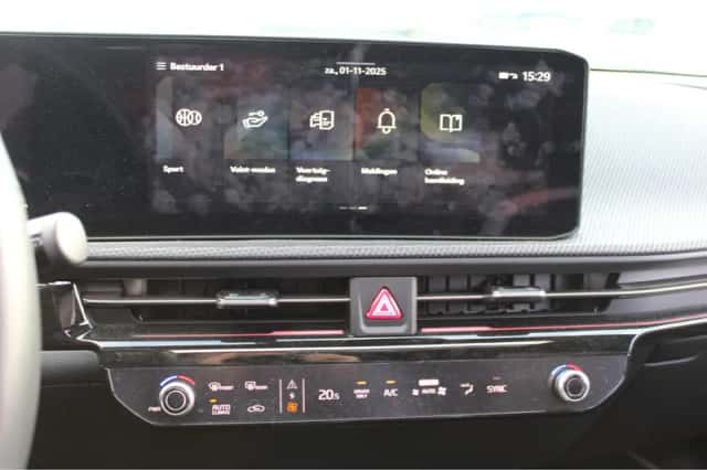 Kia EV6 (2024) thumbnail 25