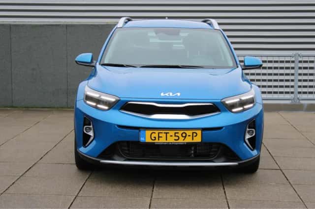 Kia Stonic (2024) thumbnail 3