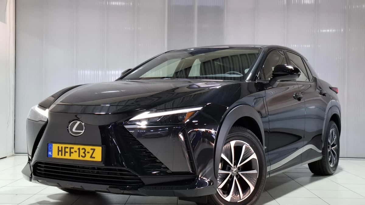 Lexus RZ (0) — foto 1