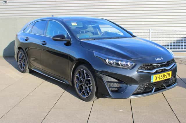 Kia Proceed (2024) thumbnail 2