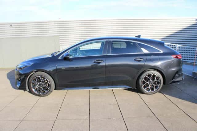 Kia Proceed (2024) thumbnail 4