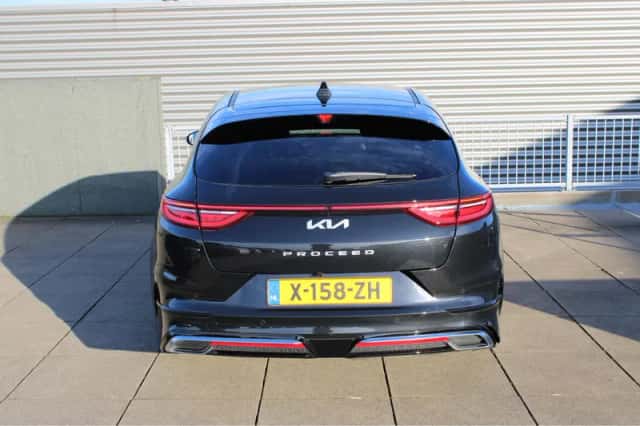 Kia Proceed (2024) thumbnail 6