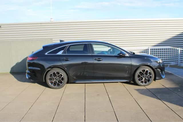 Kia Proceed (2024) thumbnail 8