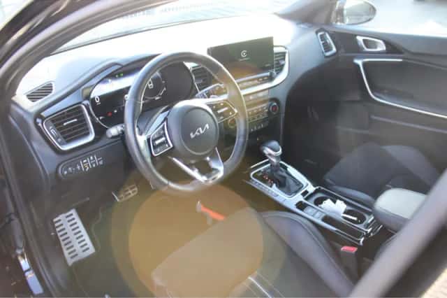 Kia Proceed (2024) thumbnail 9
