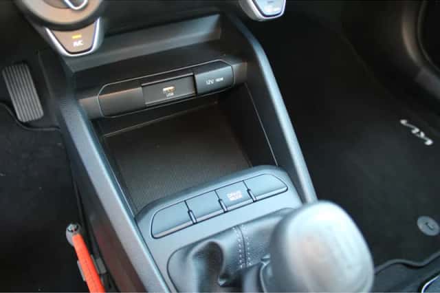 Kia Stonic (2025) thumbnail 17