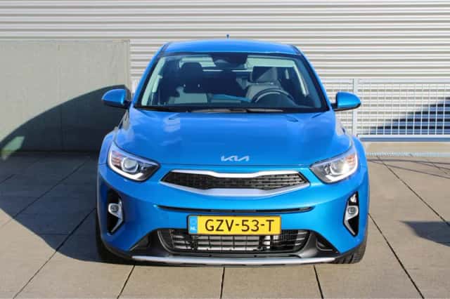 Kia Stonic (2025) thumbnail 3