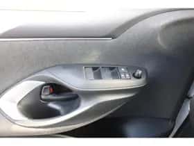 Toyota Yaris (2025) thumbnail 42