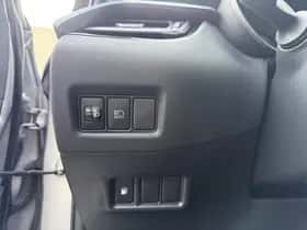 Toyota C-HR (2020) thumbnail 30