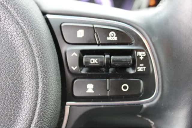 Kia Niro (2019) thumbnail 23