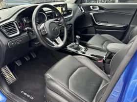 Kia Ceed (2018) thumbnail 17