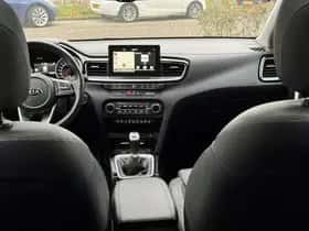 Kia Ceed (2018) thumbnail 59