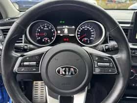 Kia Ceed (2018) thumbnail 64