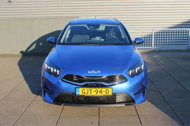 Kia Ceed Sportswagon (2024) thumbnail 3