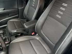 Kia Stonic (2024) thumbnail 3