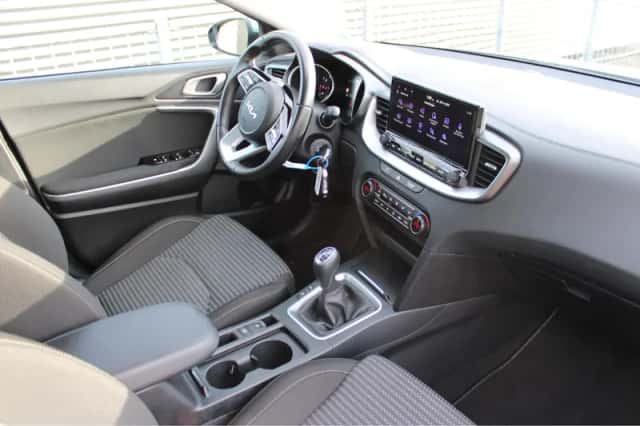 Kia Ceed Sportswagon (2024) thumbnail 23
