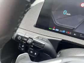Kia EV6 (2024) thumbnail 25