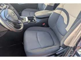 Toyota RAV4 (2020) thumbnail 3