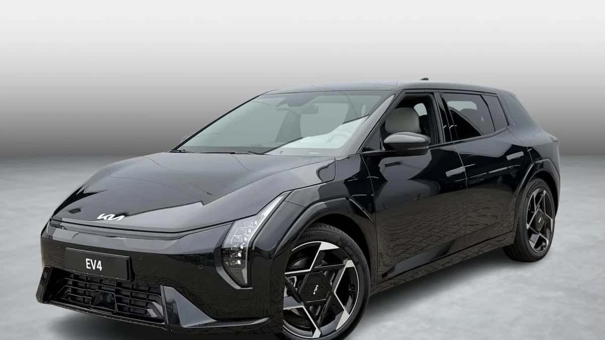 Kia EV4 (2026) — foto 1