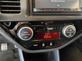 Kia Picanto (2015) thumbnail 11