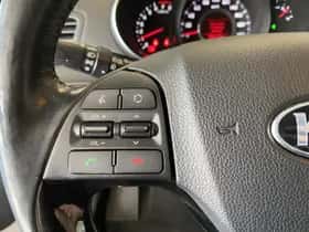 Kia Picanto (2015) thumbnail 4