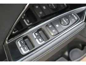 Kia Niro (2018) thumbnail 16