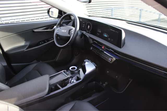 Kia EV6 (2024) thumbnail 11