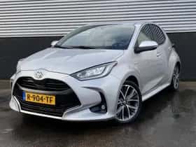 Toyota Yaris (2021) thumbnail 2