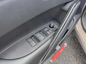 Toyota Corolla-cross (2025) thumbnail 47