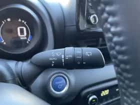 Toyota Yaris (2021) thumbnail 16