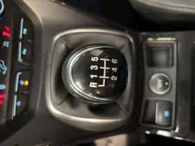 Ford Kuga (2018) thumbnail 16