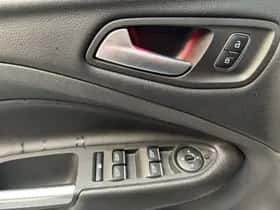 Ford Kuga (2018) thumbnail 17