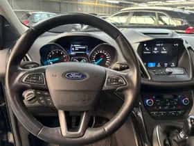 Ford Kuga (2018) thumbnail 3