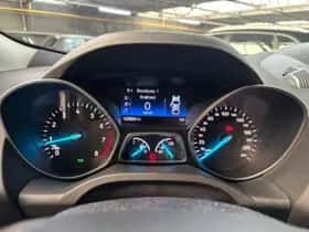 Ford Kuga (2018) thumbnail 4