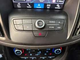 Ford Kuga (2018) thumbnail 39