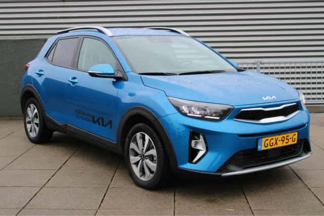 Kia Stonic (2024) thumbnail 2