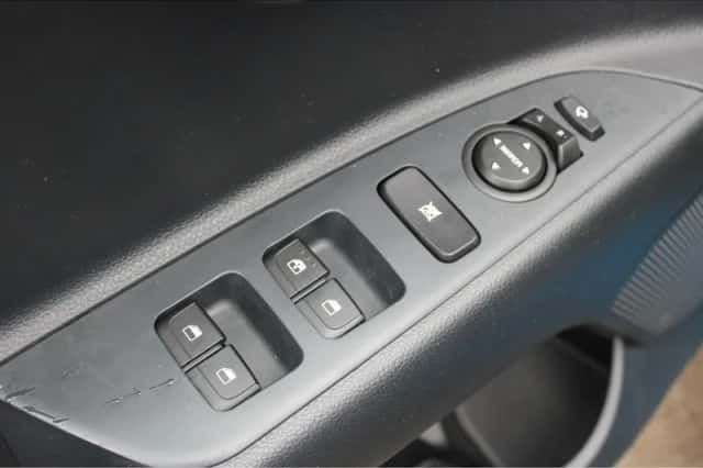 Kia Stonic (2024) thumbnail 12