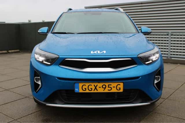 Kia Stonic (2024) thumbnail 3