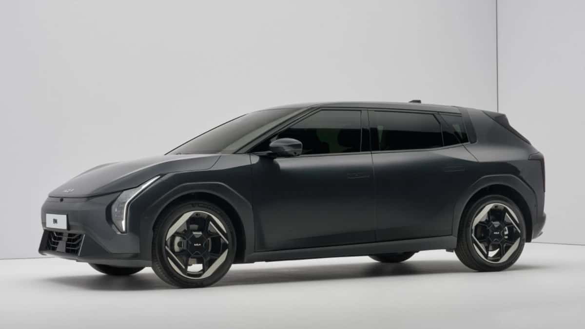 Kia EV4 (2026) — foto 1