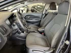 Kia Rio (2013) thumbnail 28