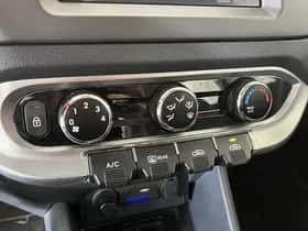 Kia Rio (2013) thumbnail 43