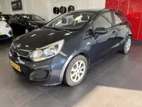 Kia Rio (2013) thumbnail 47