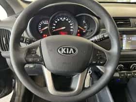 Kia Rio (2013) thumbnail 6